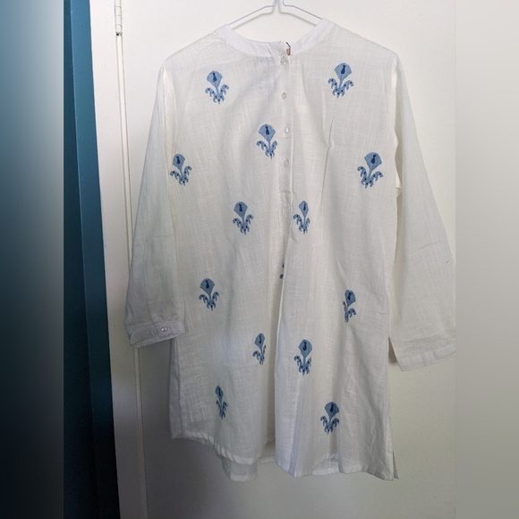 Shirt - Picture 1 of 7